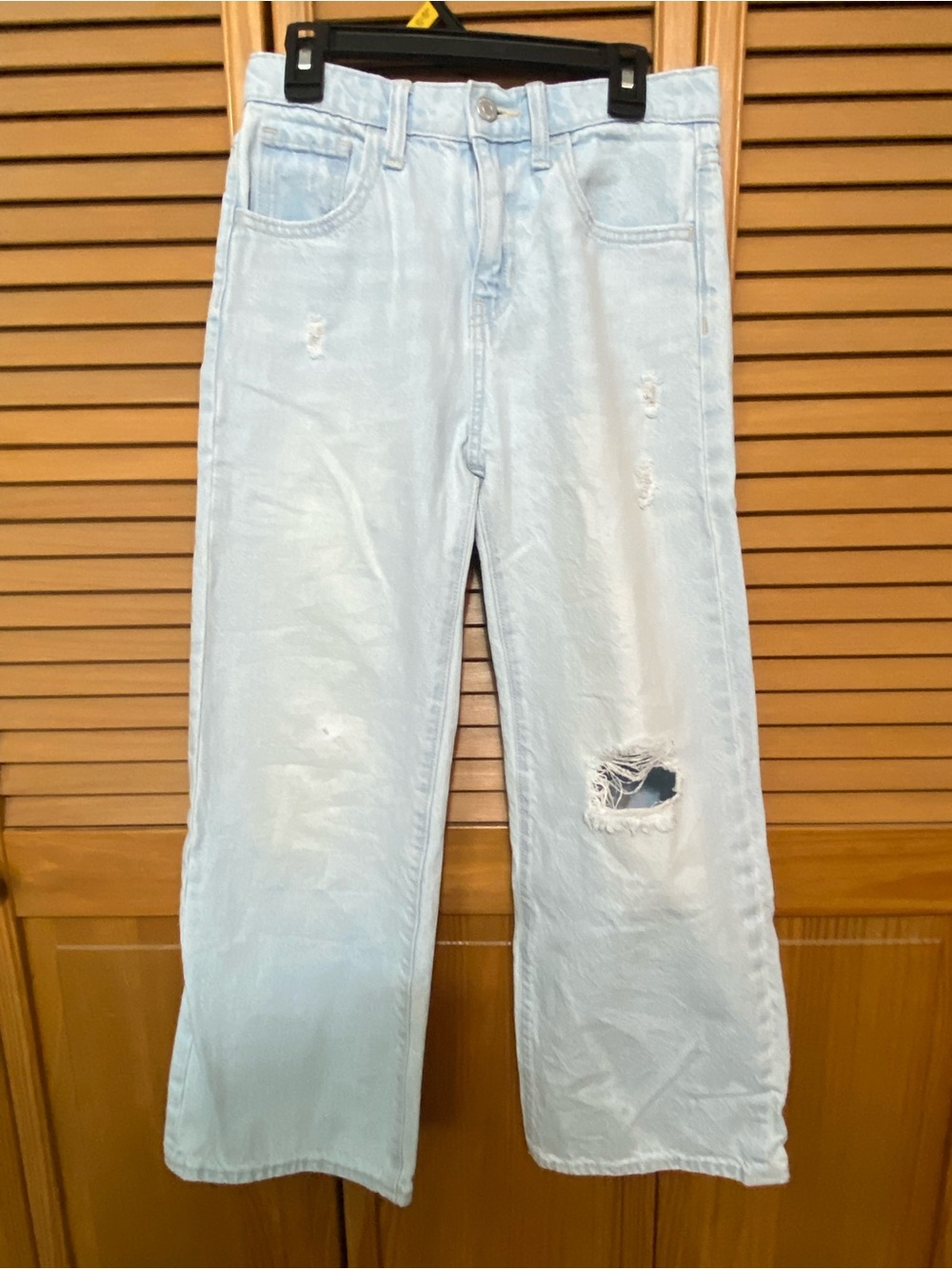 Old Navy Light Blue Kids wide leg Jeans with Knee Distress